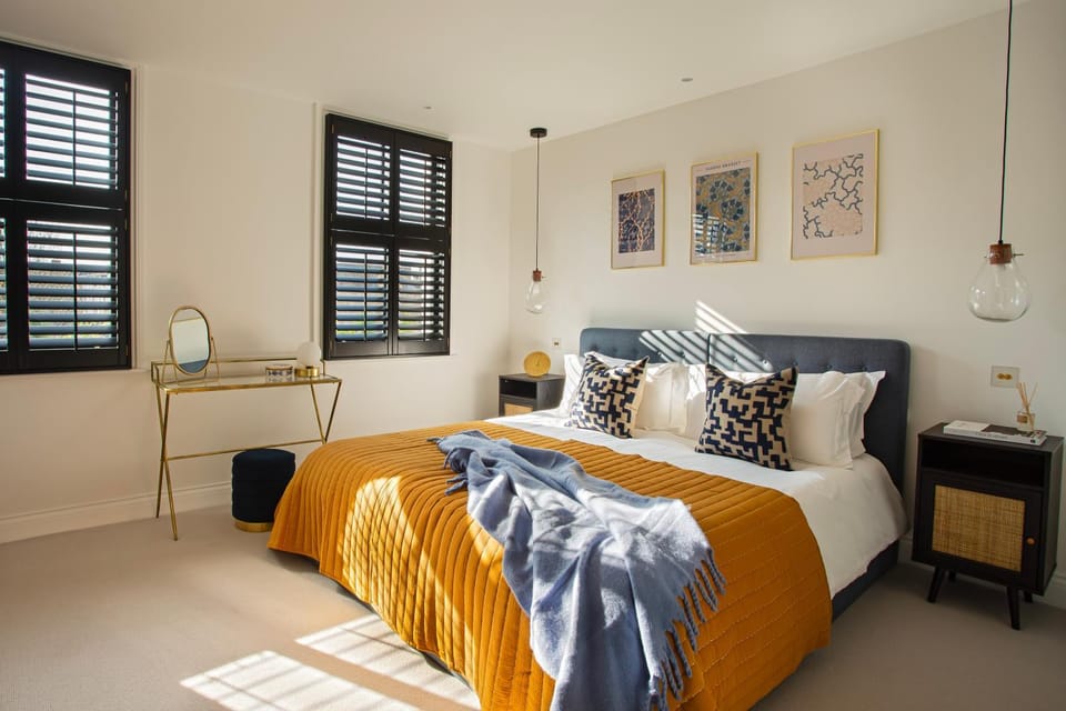 Bed, Photo of the whole room, Bedroom