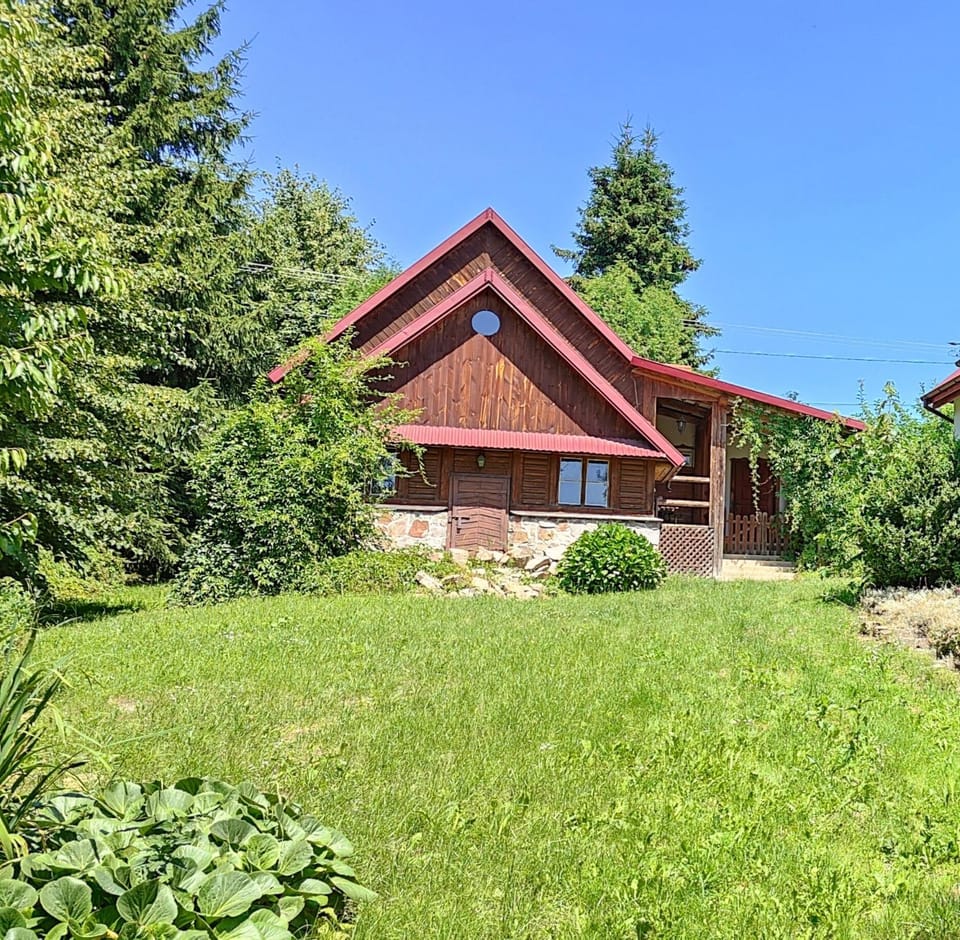 Property building, Spring, Natural landscape, Garden, Garden view