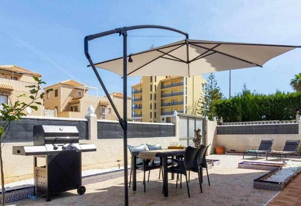 Groundfloor Pink Torrevista Apartment in Torrevieja
