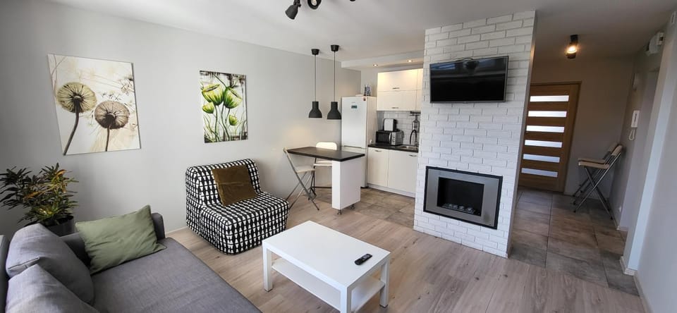 TV and multimedia, Kitchen or kitchenette, Living room, Seating area, flat iron