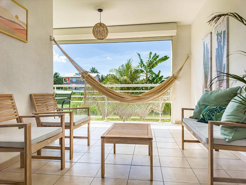 Day, Seating area, Garden view