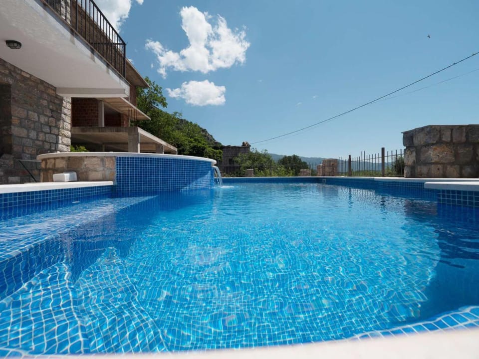 Swimming pool, Swimming pool