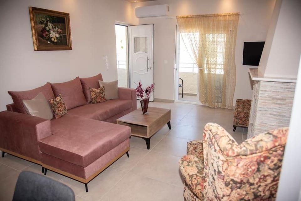 TV and multimedia, Living room, Seating area, air conditioner