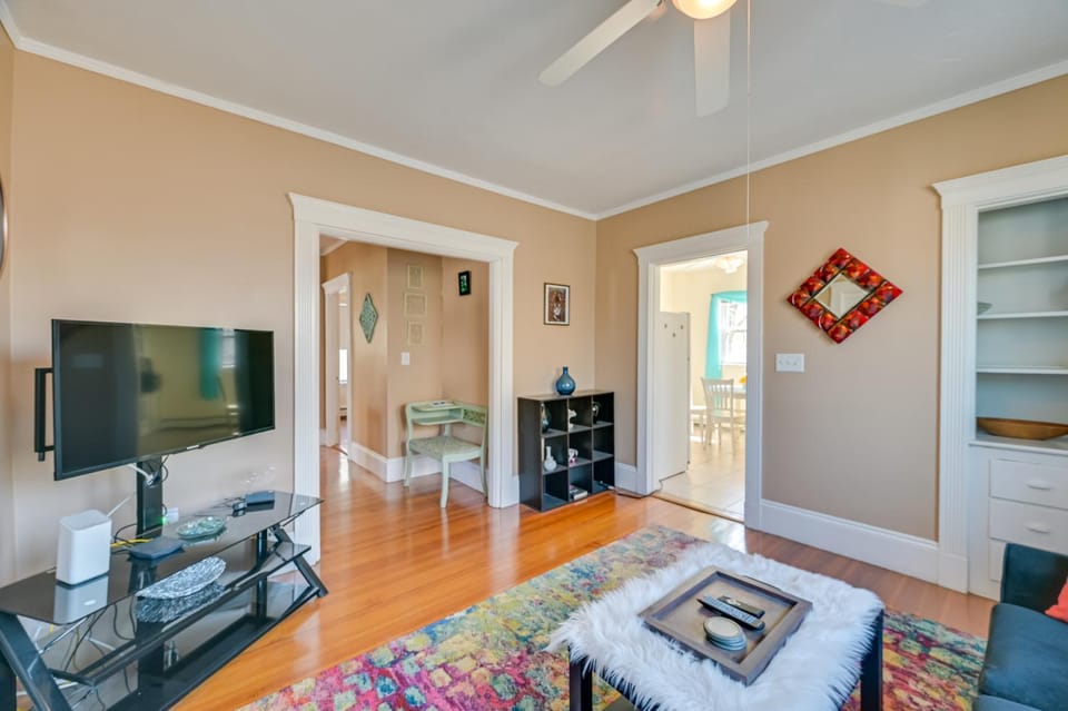 Revere Vacation Rental Near MBTA ~ 7 Mi to Boston! Apartment in Winthrop