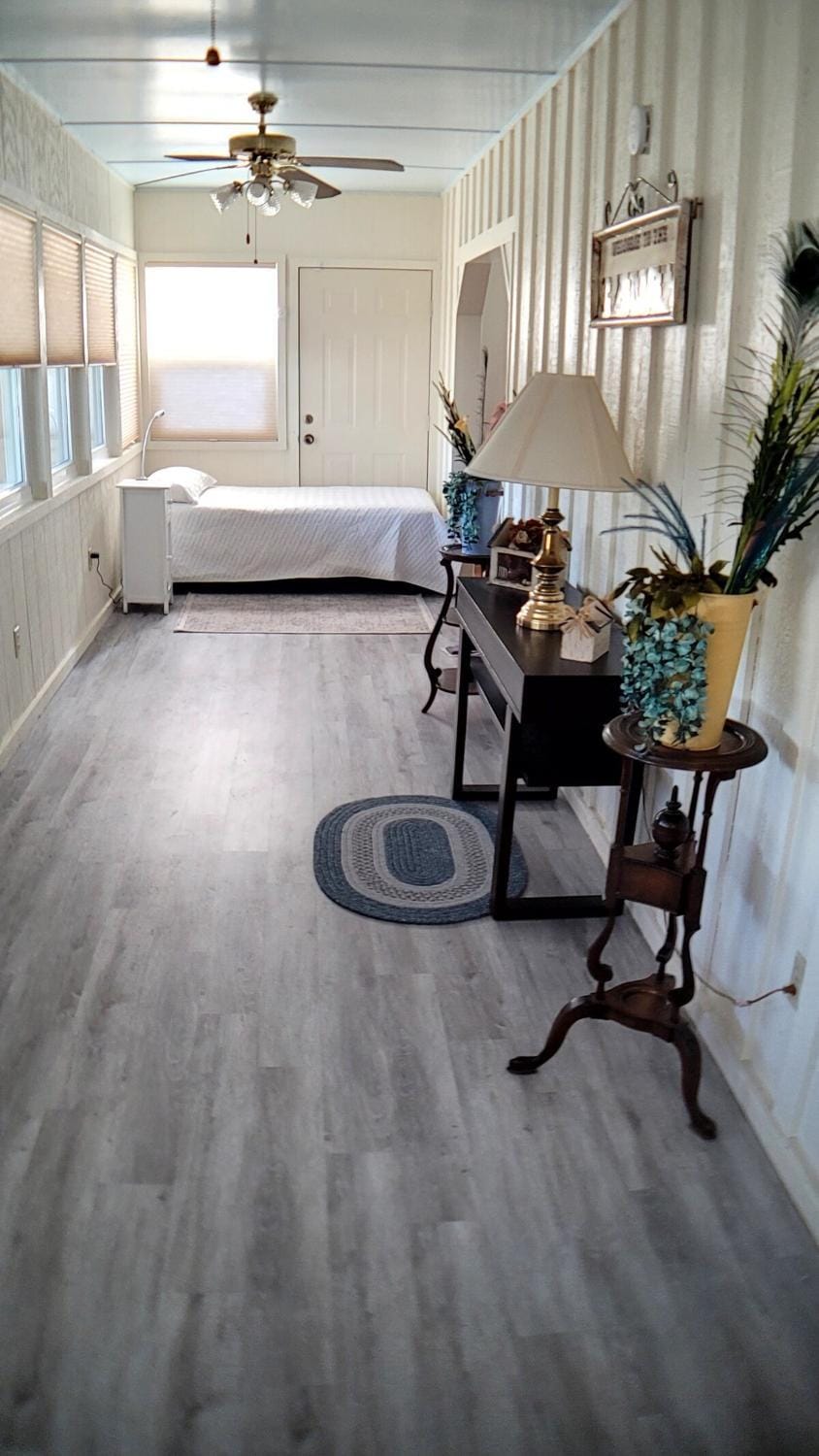 Classic Charm Close To Lake House in Canyon Lake