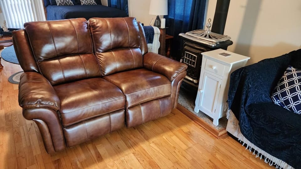 Classic Charm Close To Lake House in Canyon Lake