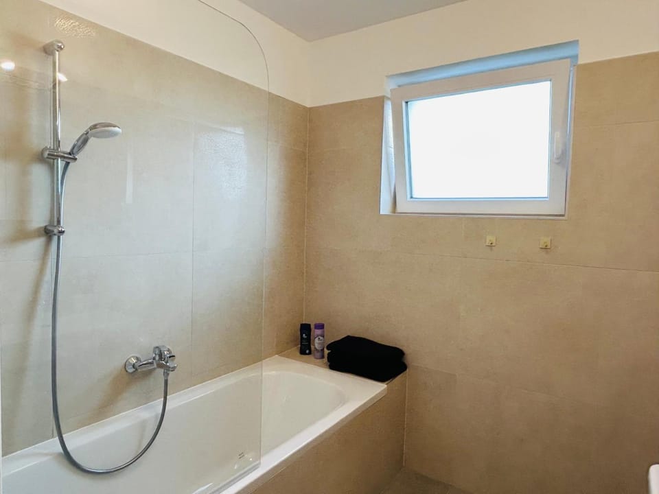 New - Free Parking - Balcony Apartment in Vienna