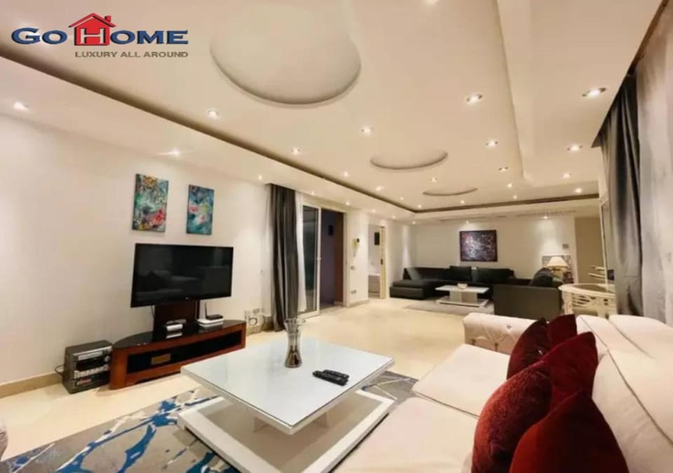 TV and multimedia, Living room, Photo of the whole room, Seating area, Evening entertainment