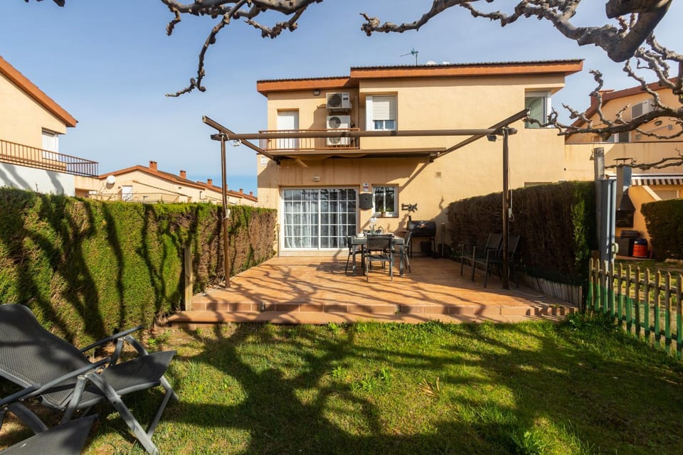 Property building, Garden, Garden view
