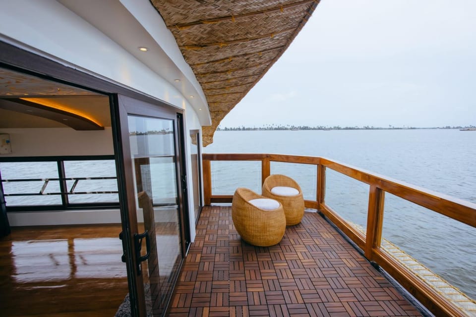 Day, Natural landscape, View (from property/room), Balcony/Terrace, Lake view, River view