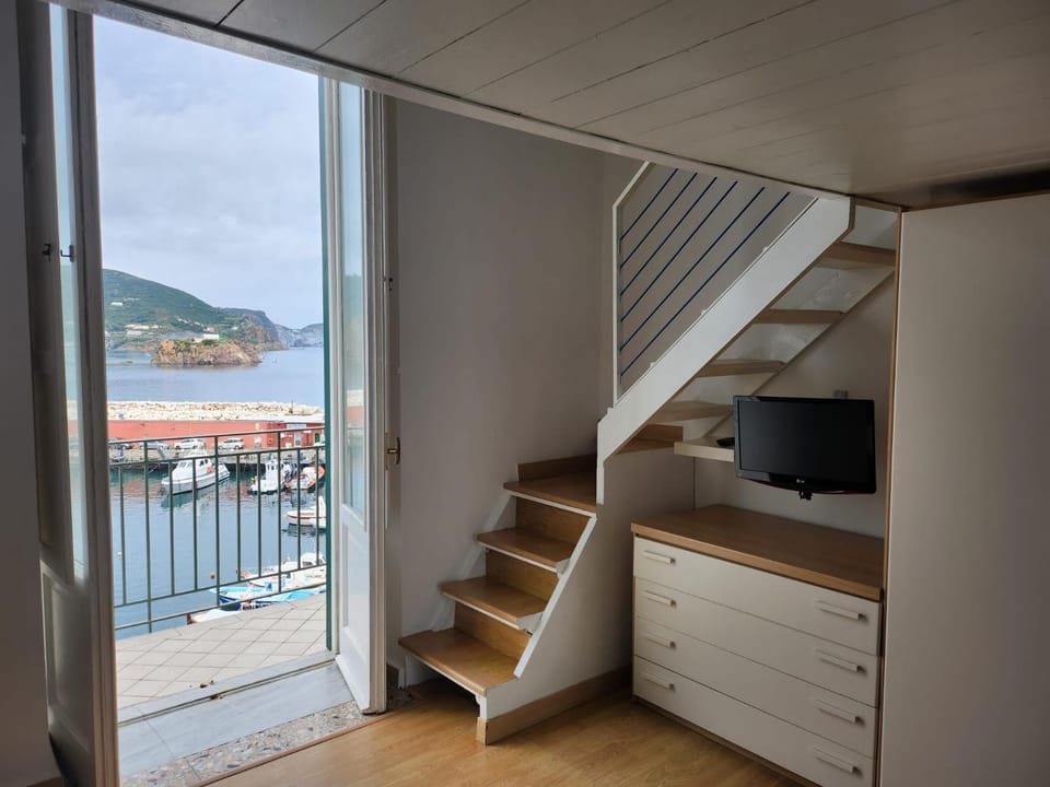 Natural landscape, TV and multimedia, Sea view