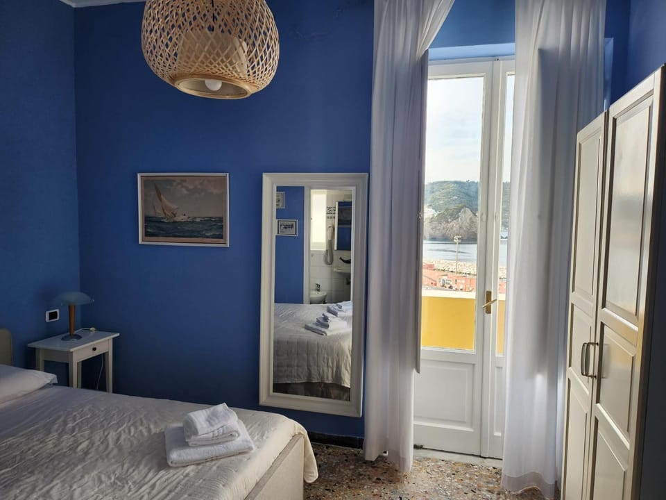 Bedroom, Sea view