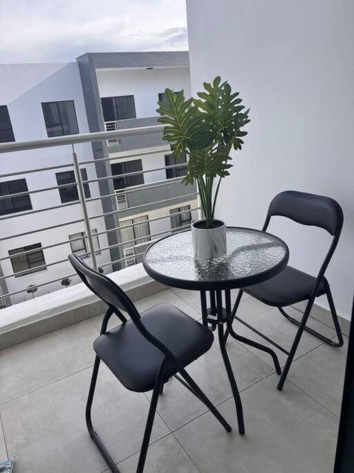 93 on new unique and classy Apartment in Sandton