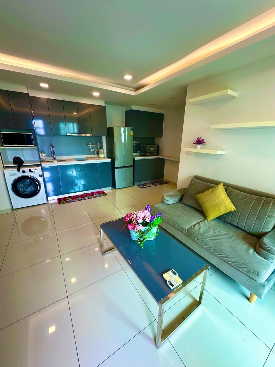 Kitchen or kitchenette, Living room, Seating area, dishwasher, minibar, oven, stove, washing machine, dryer