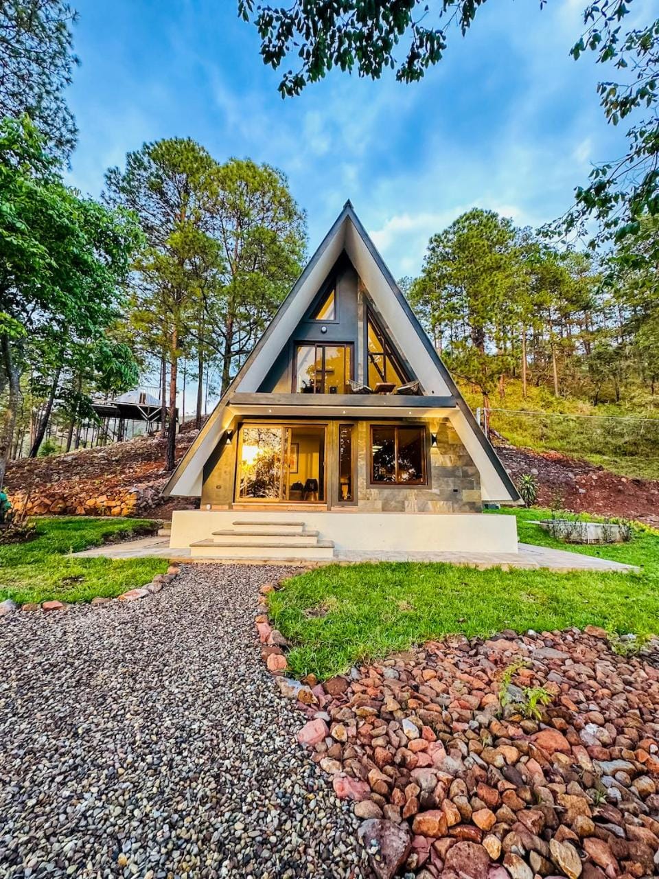 Property building, Patio, Balcony/Terrace