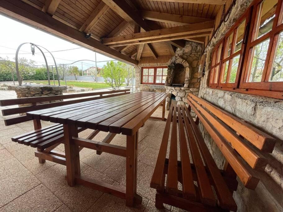 Hiša Pod Slavnikom Apartment in Slovenia