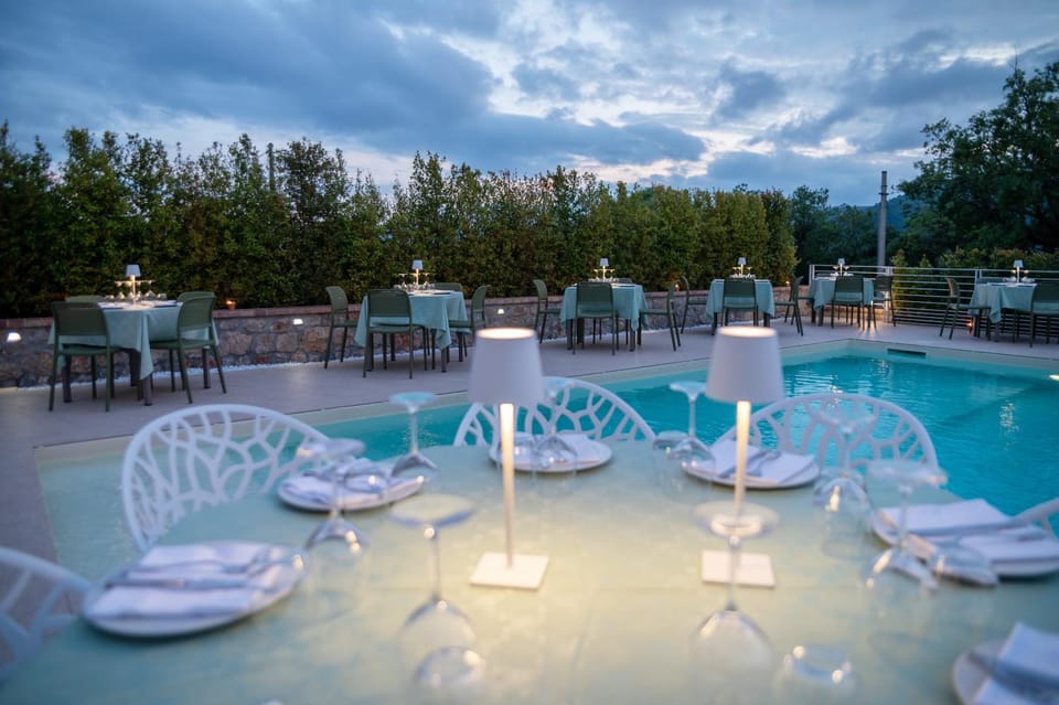 Swimming pool, Dinner