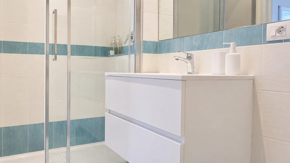 Shower, Bathroom