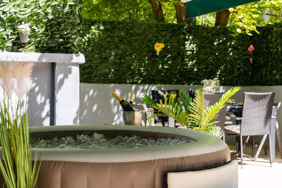 Hot Tub, Balcony/Terrace