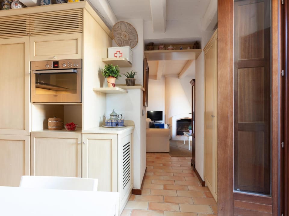 Kitchen or kitchenette, pet friendly