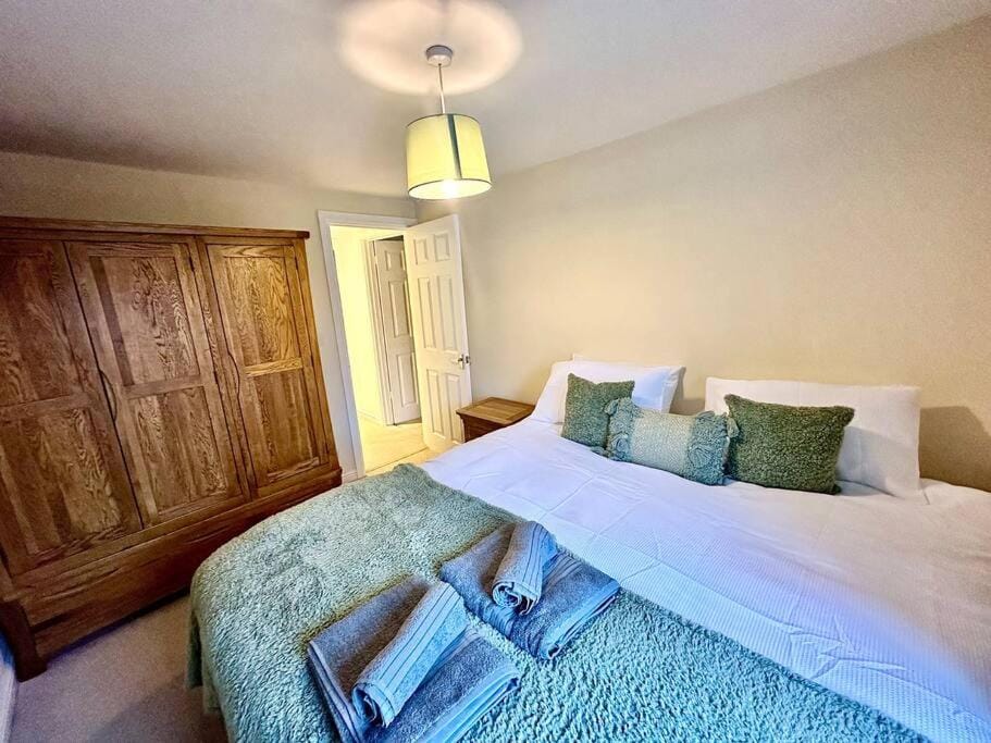 Cottage,Cinema Room,Log Burner House in Llanfoist Fawr