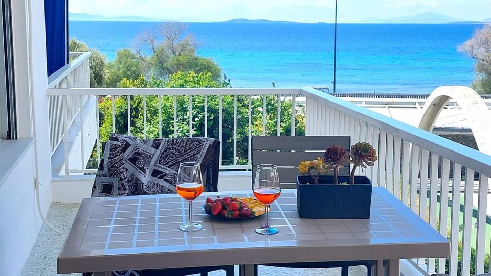 Natural landscape, Balcony/Terrace, Dining area, Sea view