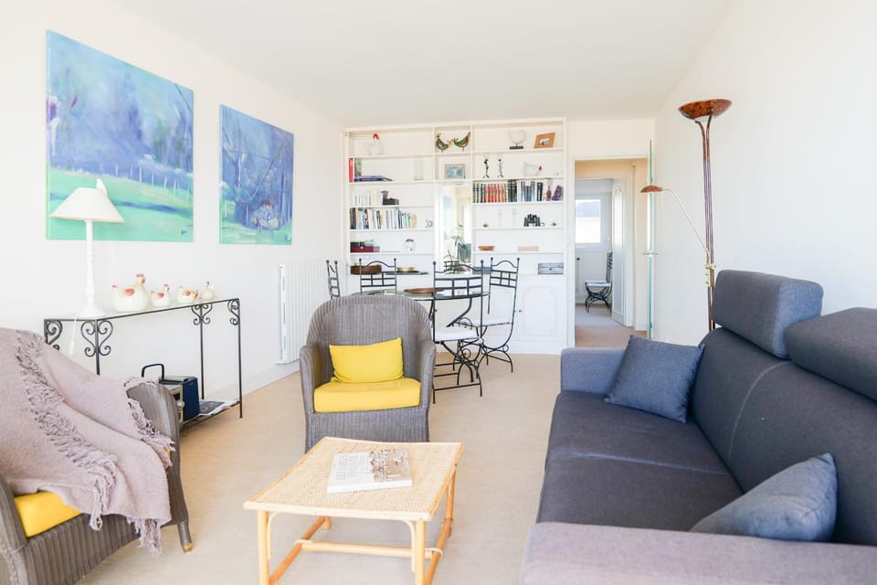 Communal lounge/ TV room, Living room