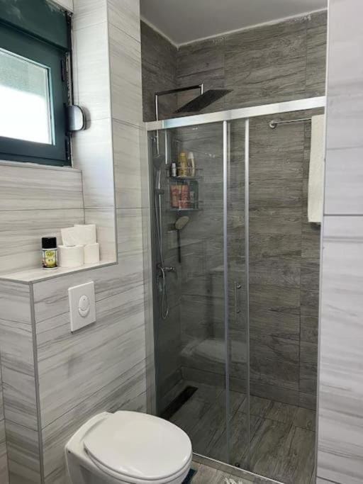 Modern Seaside Apartment with Balcony Tale Apartment Apartment in Dobrota