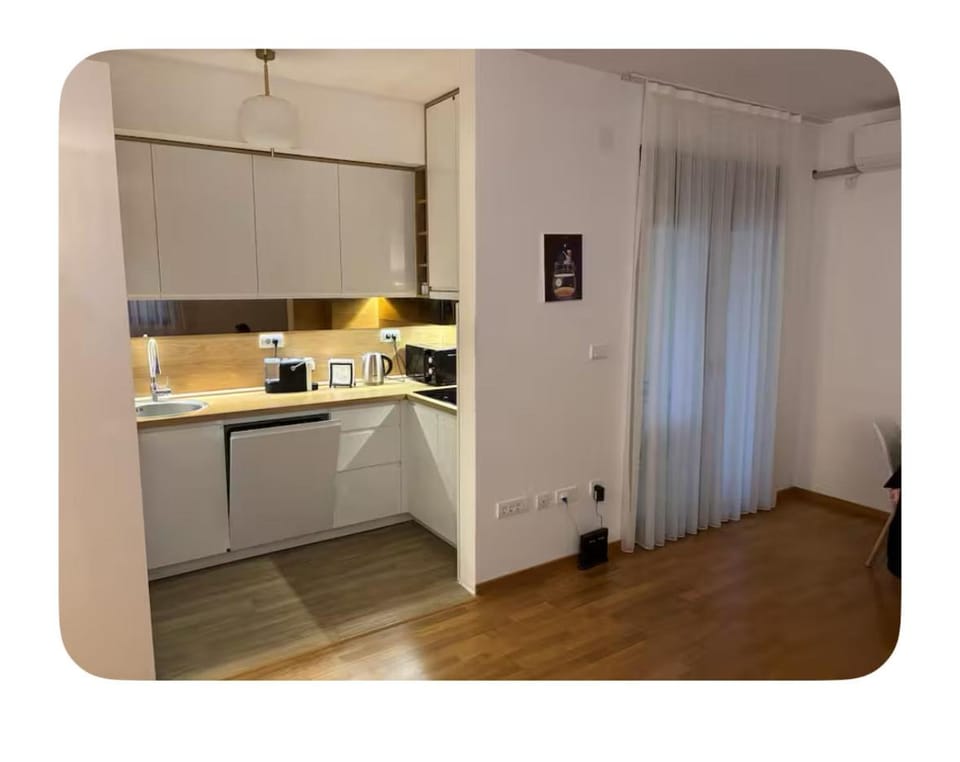 Modern Seaside Apartment with Balcony Tale Apartment Apartment in Dobrota