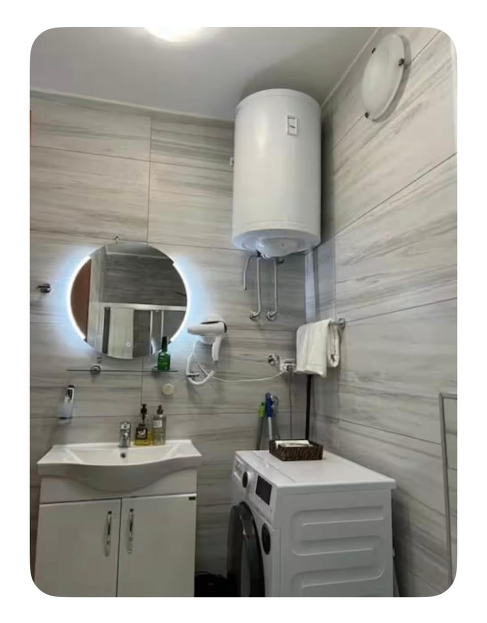 Modern Seaside Apartment with Balcony Tale Apartment Apartment in Dobrota