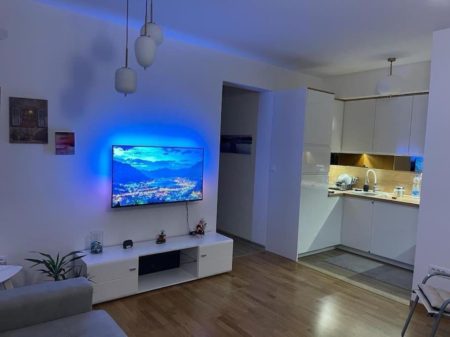 TV and multimedia, Kitchen or kitchenette