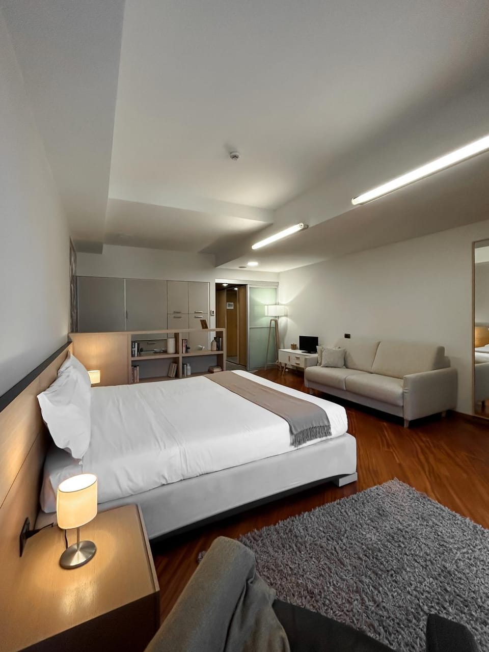Bed, Living room