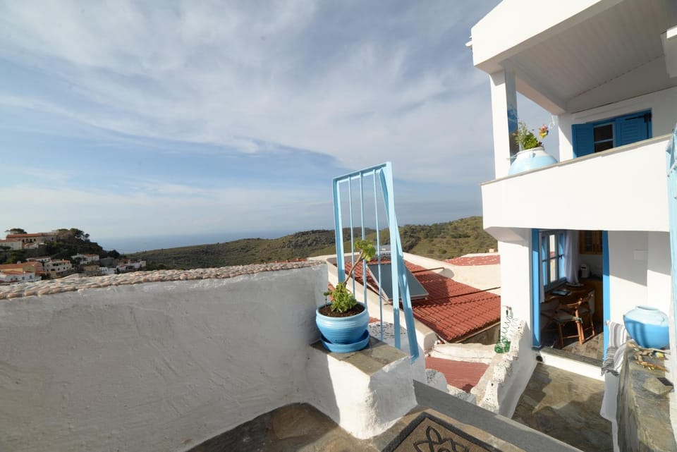 Petit Sunset House in Kea-Kythnos