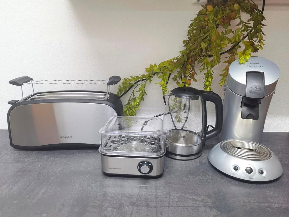 Coffee/tea facilities, Kitchen or kitchenette