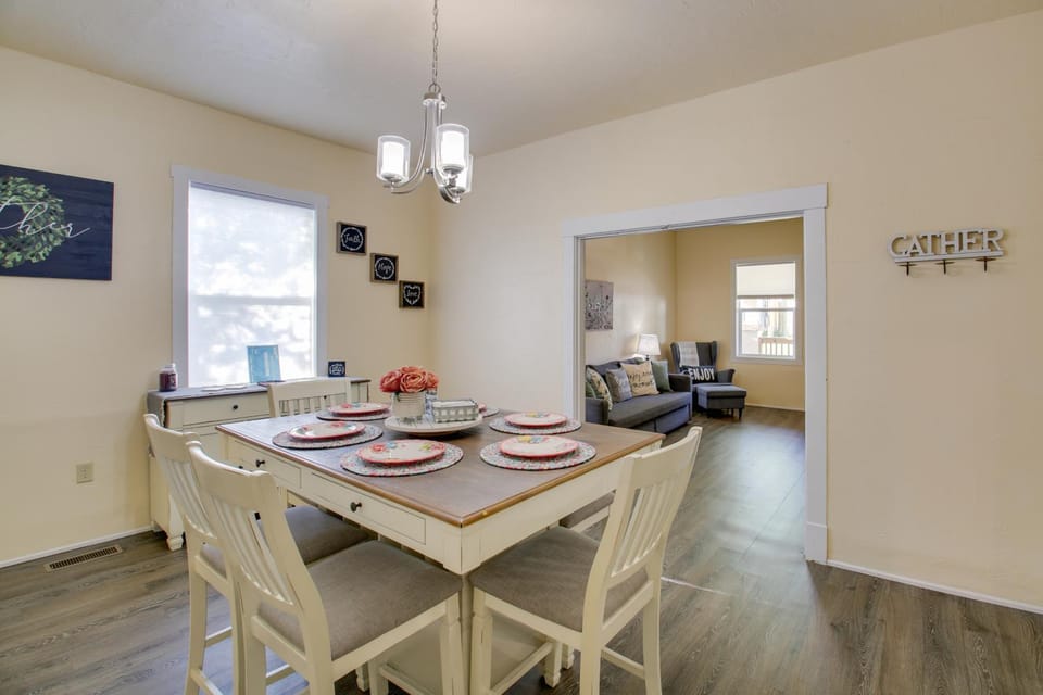 Walk to Dtwn Hot Springs: 'Lazy Daze Bungalow' House in Hot Springs