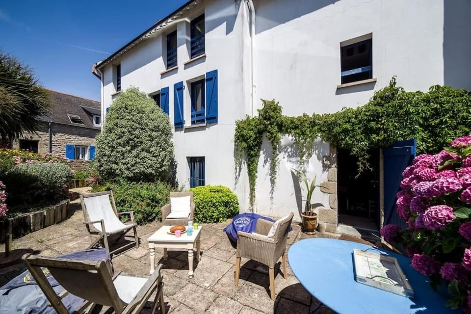 Petite maison bourg de La Trinite sur Mer - 4 à 6 couchages House in Carnac