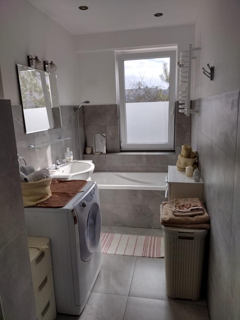 Bathroom, Bath