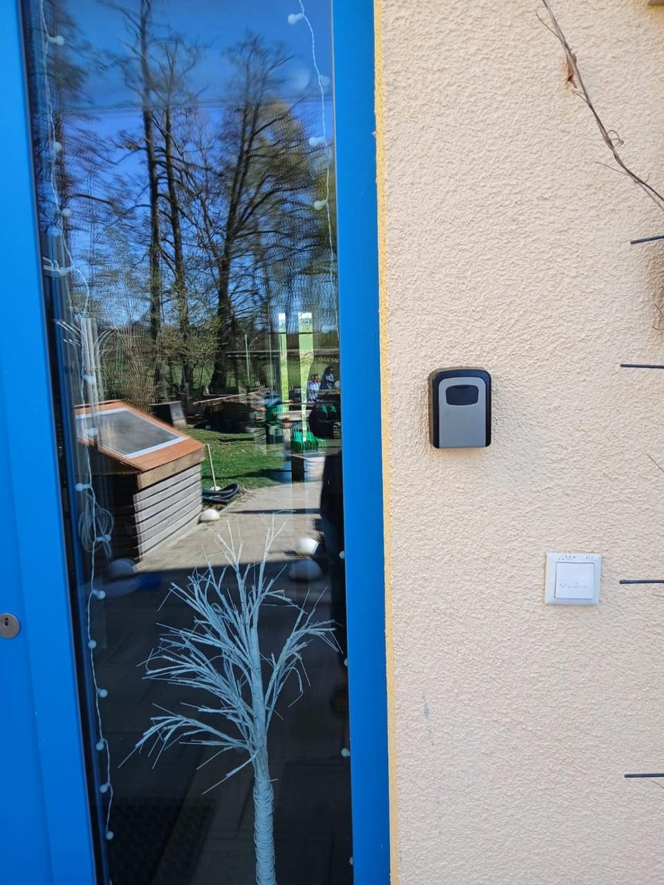 Property building, Facade/entrance, Lobby or reception