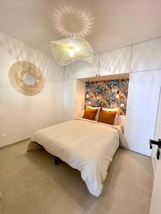 Bed, Photo of the whole room, Bedroom, wardrobe