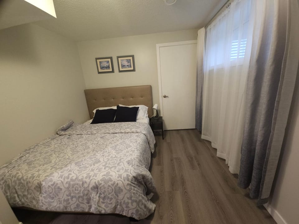 Bed, Photo of the whole room, Bedroom, wardrobe