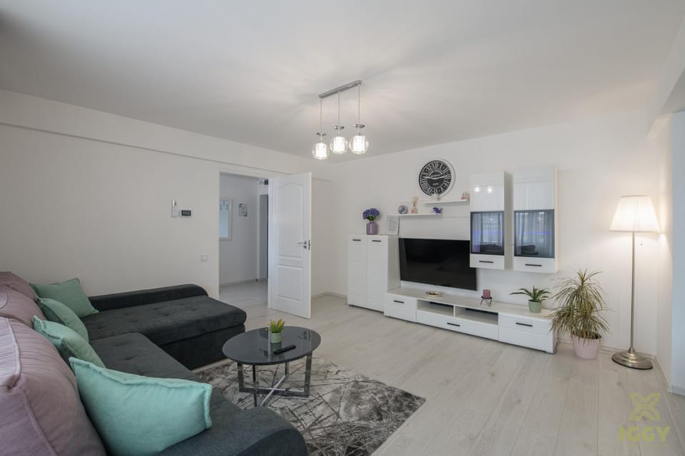 Communal lounge/ TV room, TV and multimedia, Living room, locker