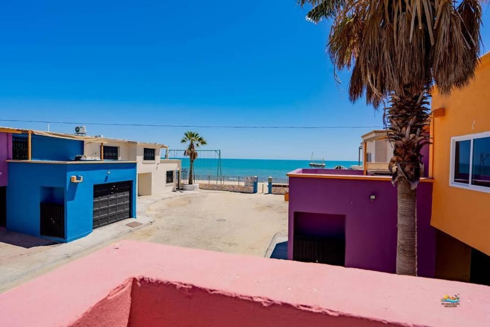 Condo 4, In town and steps to the beach and Malecon House in San Felipe