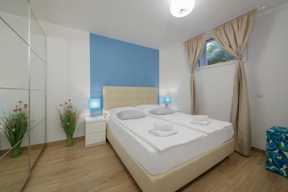 Serviced Family Suite by the sea, Mezaninе lеvеl Bed and Breakfast in Bol