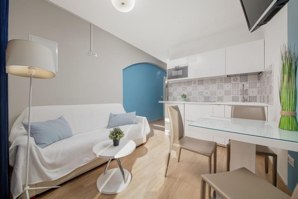 Serviced Family Suite by the sea, Mezaninе lеvеl Bed and Breakfast in Bol