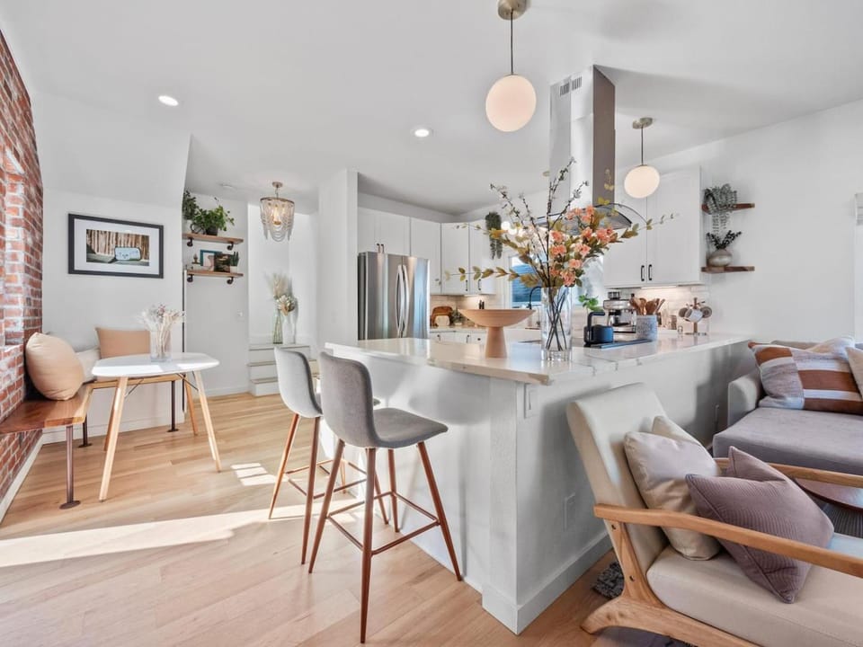 Luxe OB Home, Walk to Beach, Sauna, and Backyard House in Ocean Beach