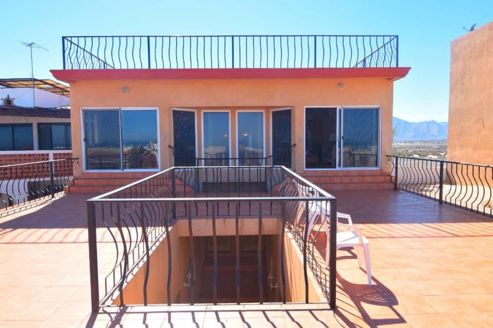 Amazing beach side, Luis Margarita villa House in San Felipe
