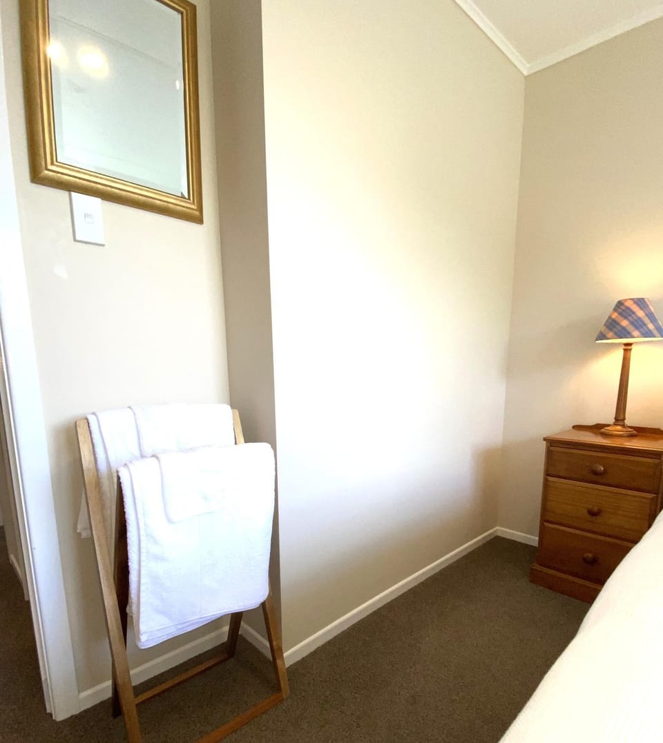 Bedroom, towels