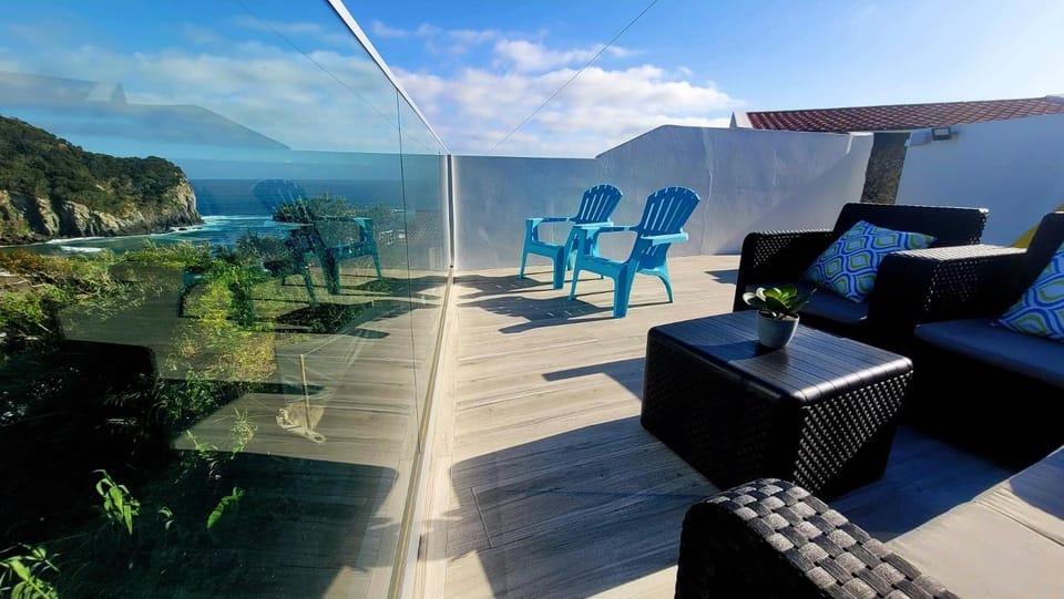 View (from property/room), Balcony/Terrace, Beach