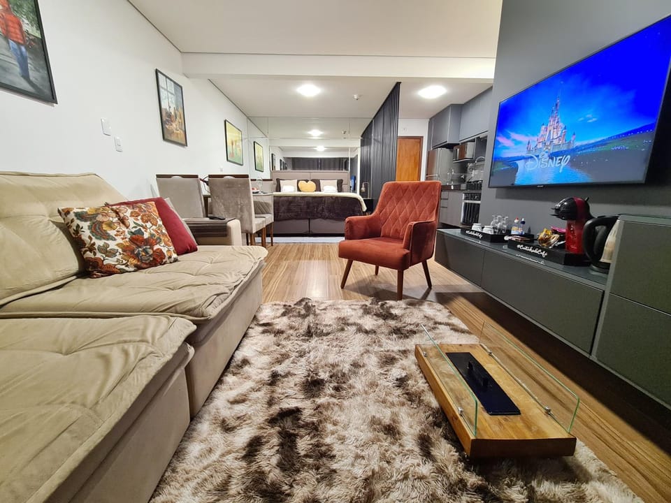 Communal lounge/ TV room, TV and multimedia, Living room, Seating area, Evening entertainment