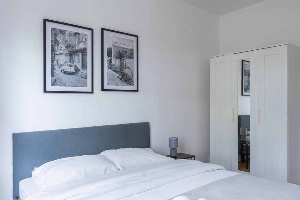 Bed, Photo of the whole room, Bedroom, wardrobe